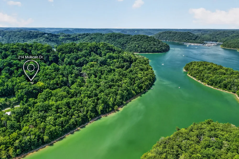 214 Mullican Dr Smithville, TN 37166