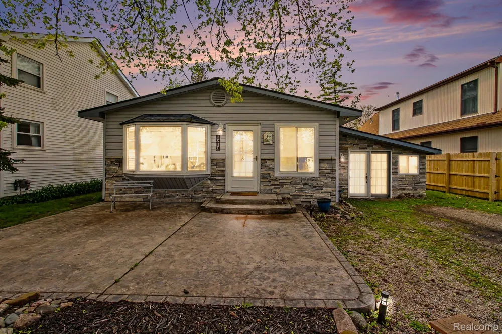 1210 Sunrise Park Street Genoa Township, MI 48843