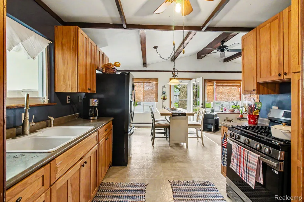 1210 Sunrise Park Street Genoa Township, MI 48843