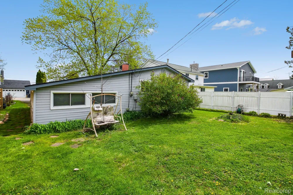 1210 Sunrise Park Street Genoa Township, MI 48843