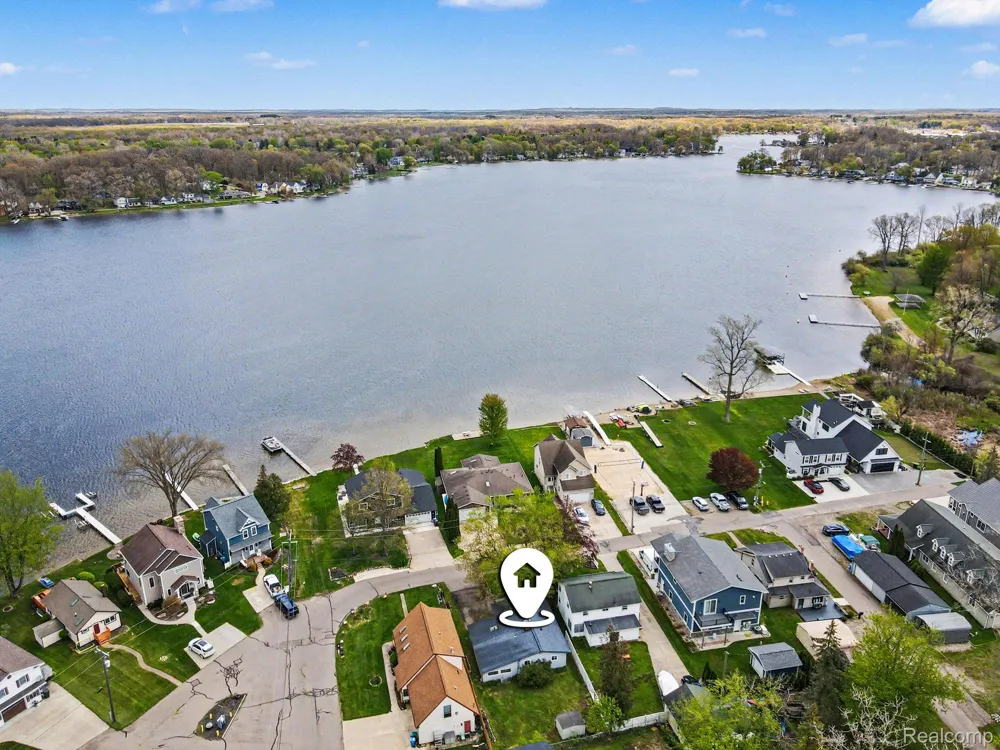 1210 Sunrise Park Street Genoa Township, MI 48843