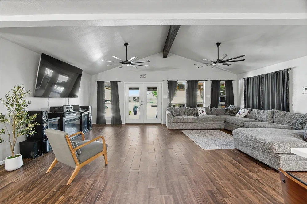 3801 Quail Run Granbury, TX 76049