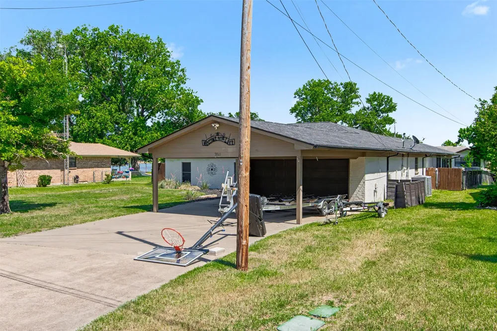 3801 Quail Run Granbury, TX 76049