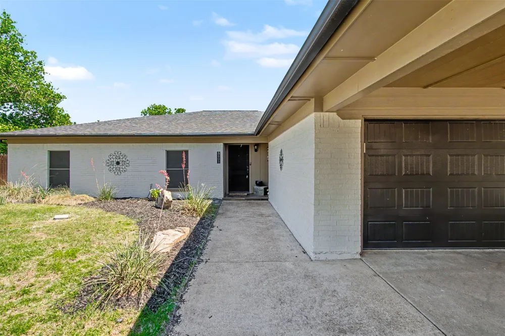 3801 Quail Run Granbury, TX 76049