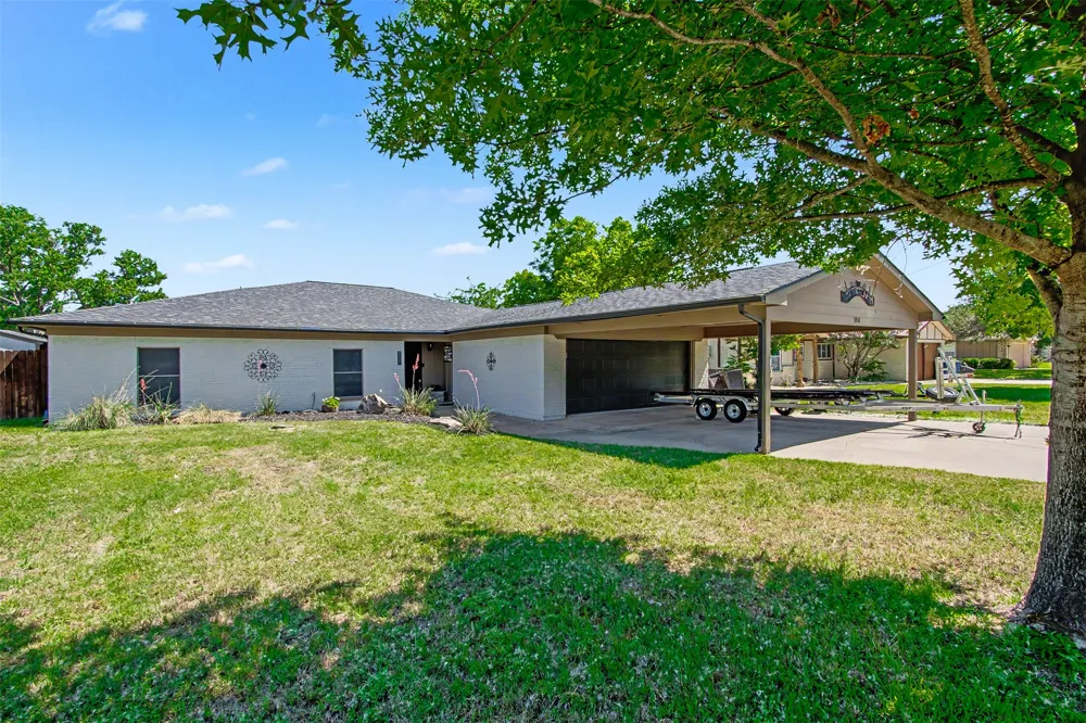 3801 Quail Run Granbury, TX 76049