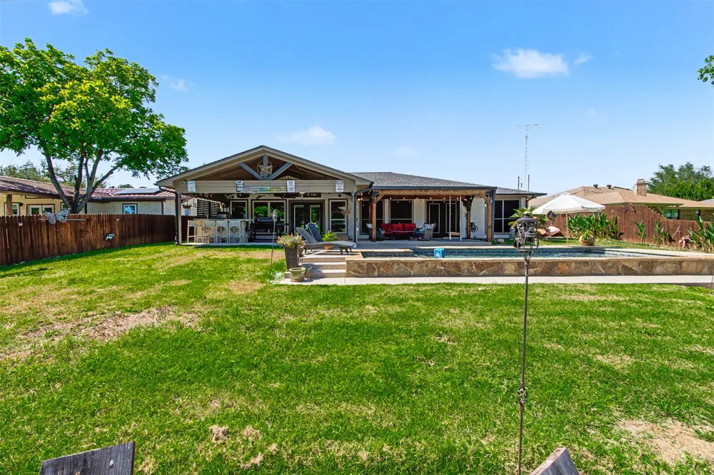 3801 Quail Run Granbury, TX 76049