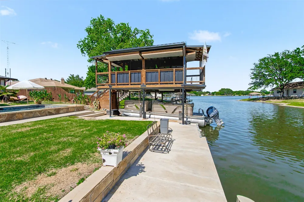 3801 Quail Run Granbury, TX 76049