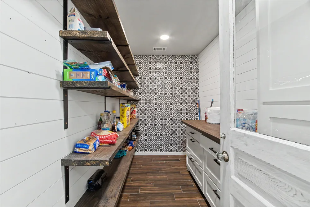 3801 Quail Run Granbury, TX 76049