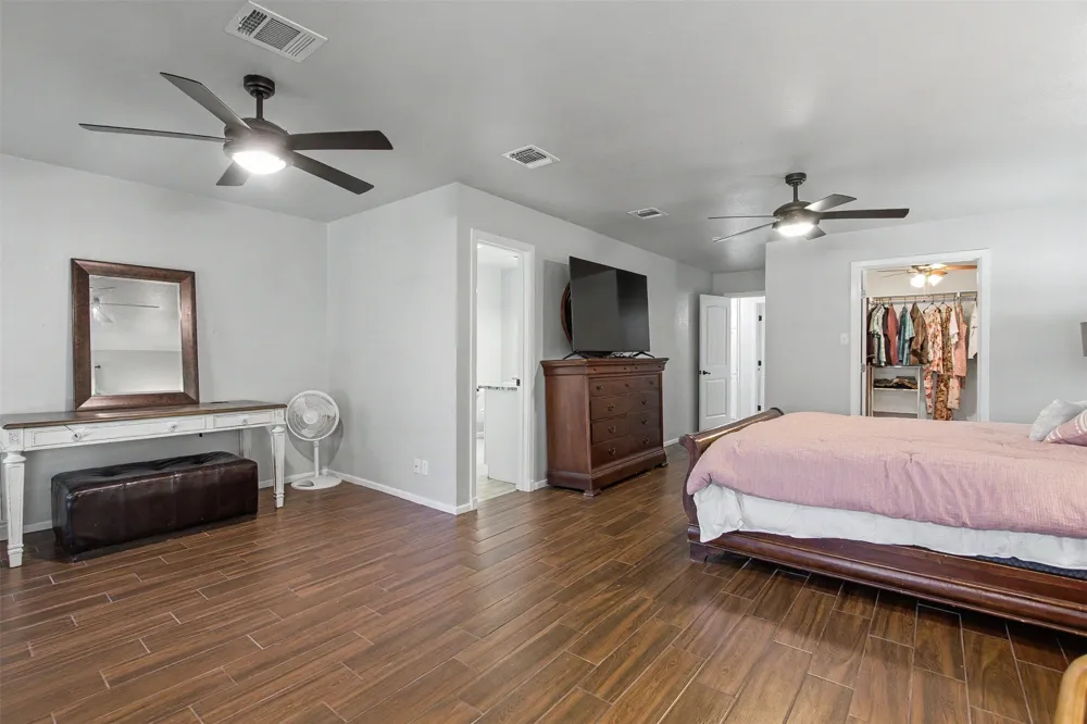 3801 Quail Run Granbury, TX 76049