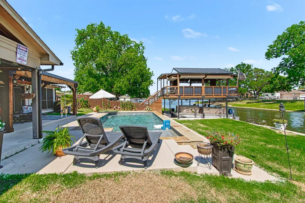 3801 Quail Run Granbury, TX 76049