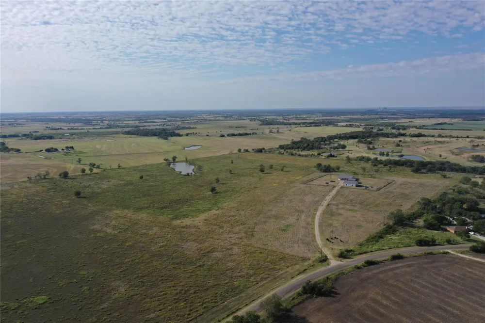 Battle Lake Road Mart, TX 76664