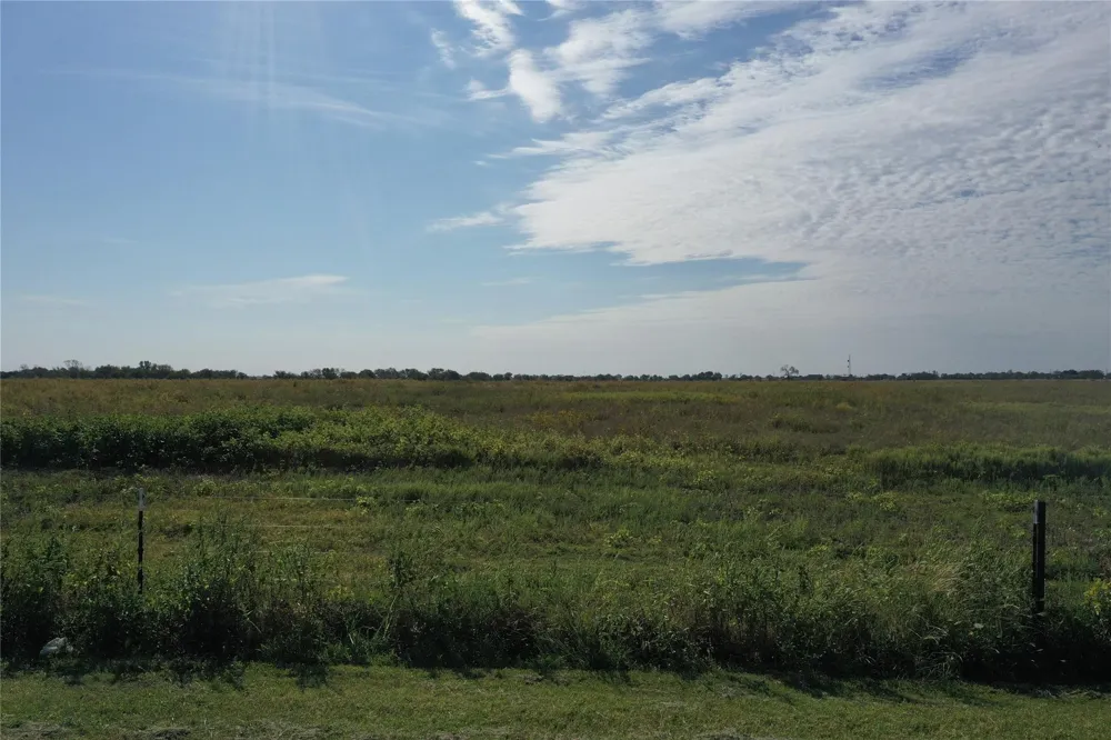 Battle Lake Road Mart, TX 76664