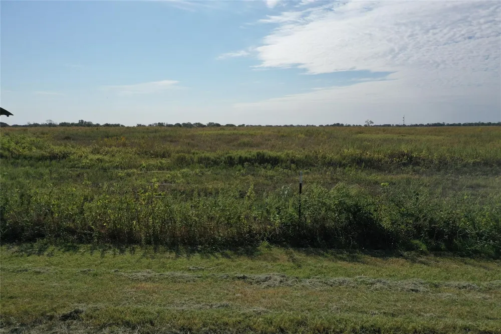 Battle Lake Road Mart, TX 76664