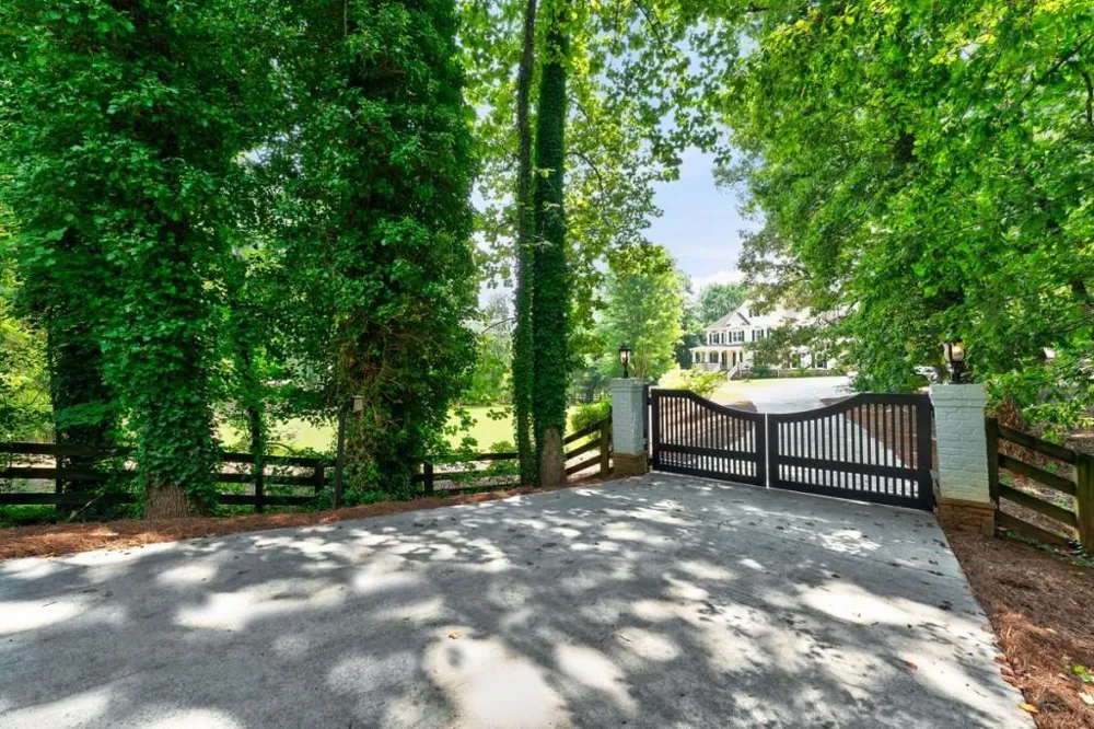 14025 Freemanville Road Milton, GA 30004