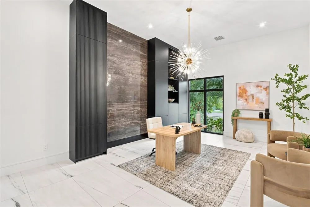 1076 SNELL ISLE BOULEVARD NE St Petersburg, FL 33704