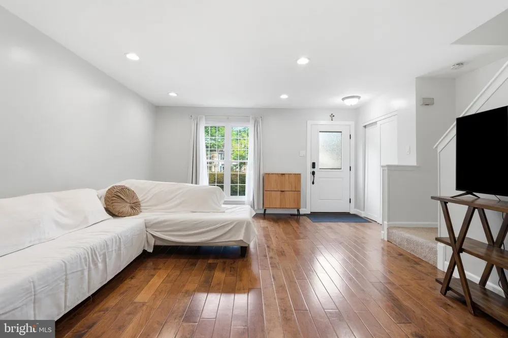 22 HABERSHAM COURT Silver Spring, MD 20906