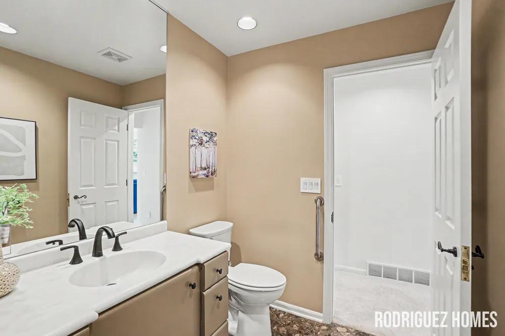 6270 Heathmoor Court SE Grand Rapids, MI 49546