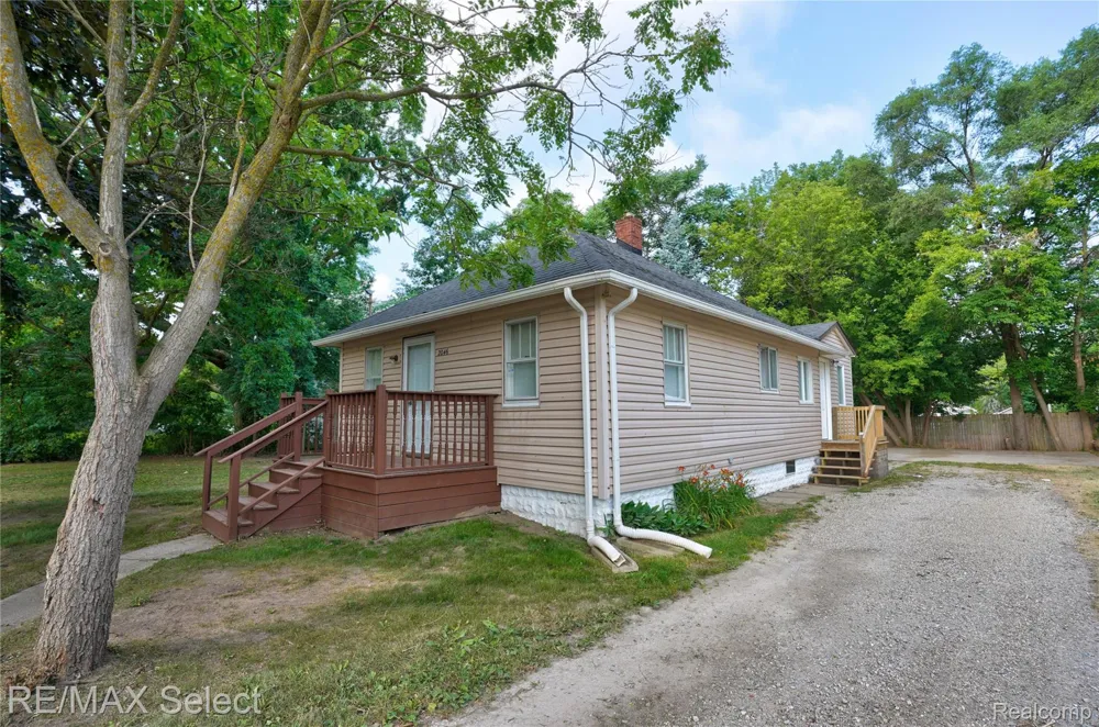 2046 Lambden Road Flint Charter Township, MI 48532