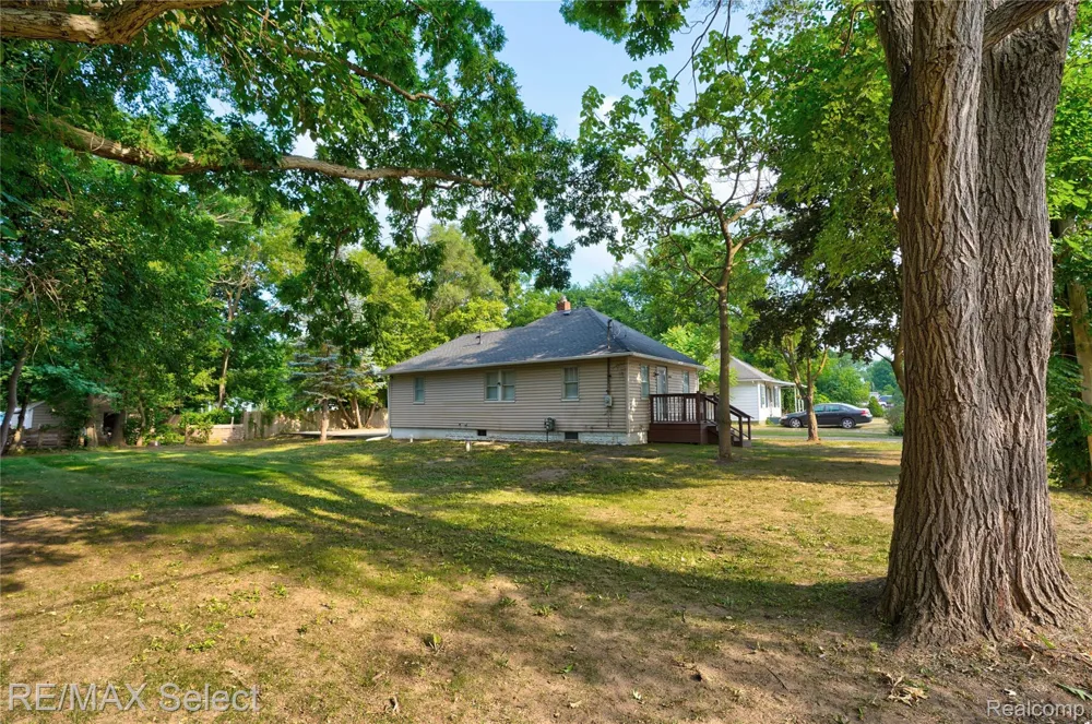 2046 Lambden Road Flint Charter Township, MI 48532