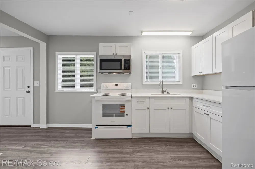2046 Lambden Road Flint Charter Township, MI 48532