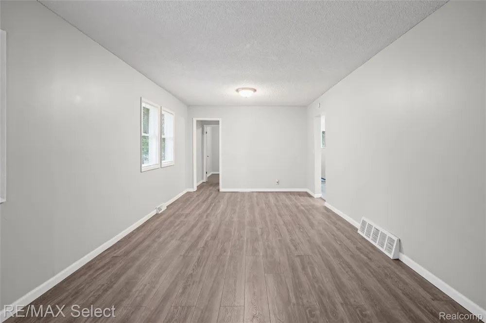 2046 Lambden Road Flint Charter Township, MI 48532
