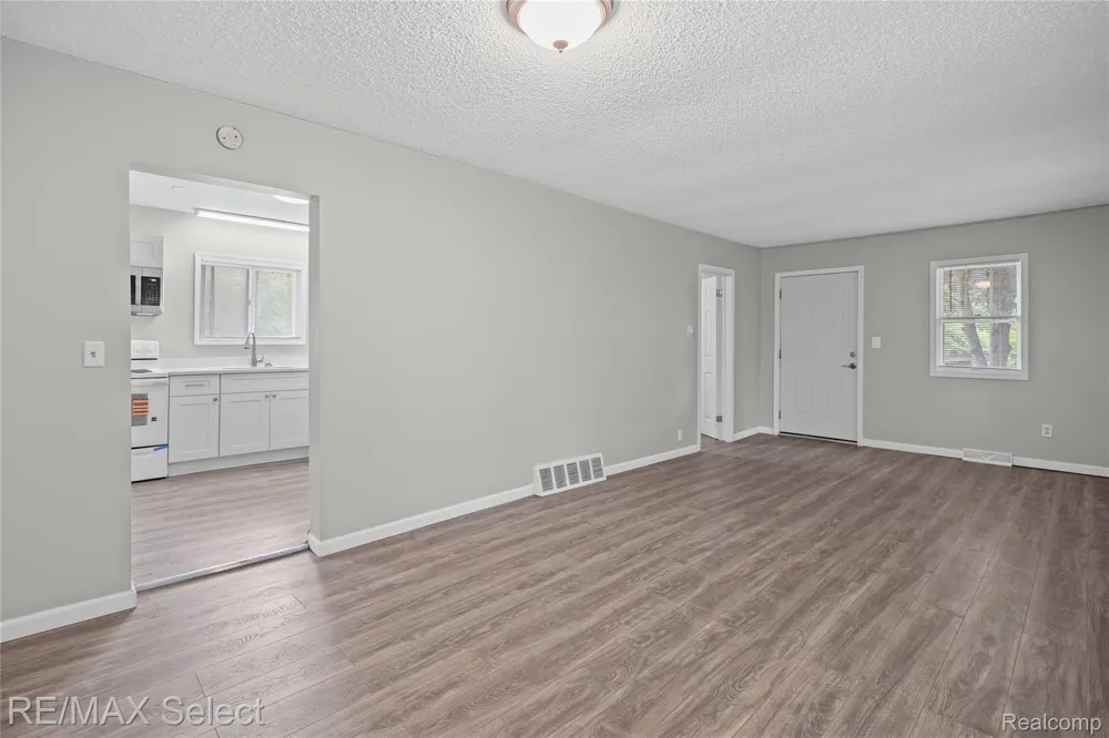 2046 Lambden Road Flint Charter Township, MI 48532