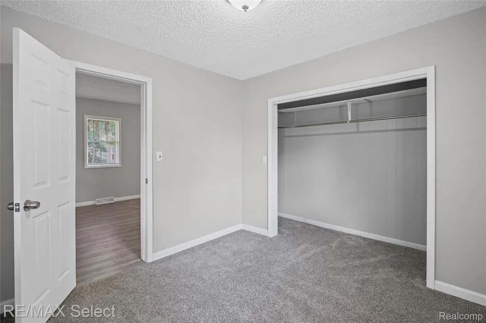 2046 Lambden Road Flint Charter Township, MI 48532