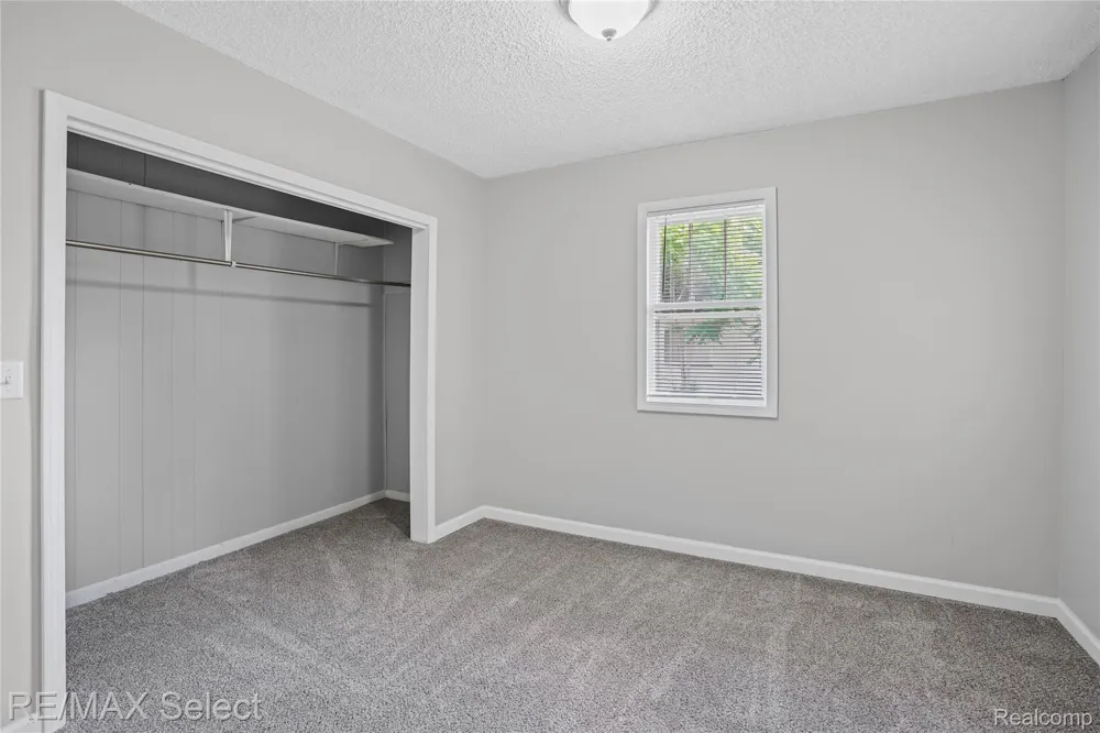 2046 Lambden Road Flint Charter Township, MI 48532