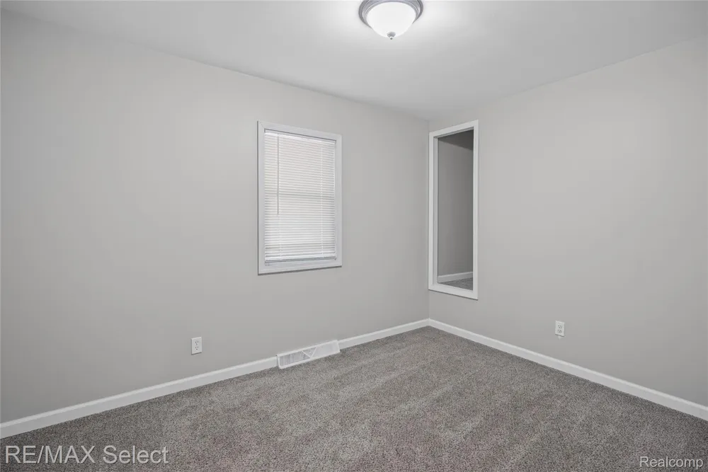 2046 Lambden Road Flint Charter Township, MI 48532
