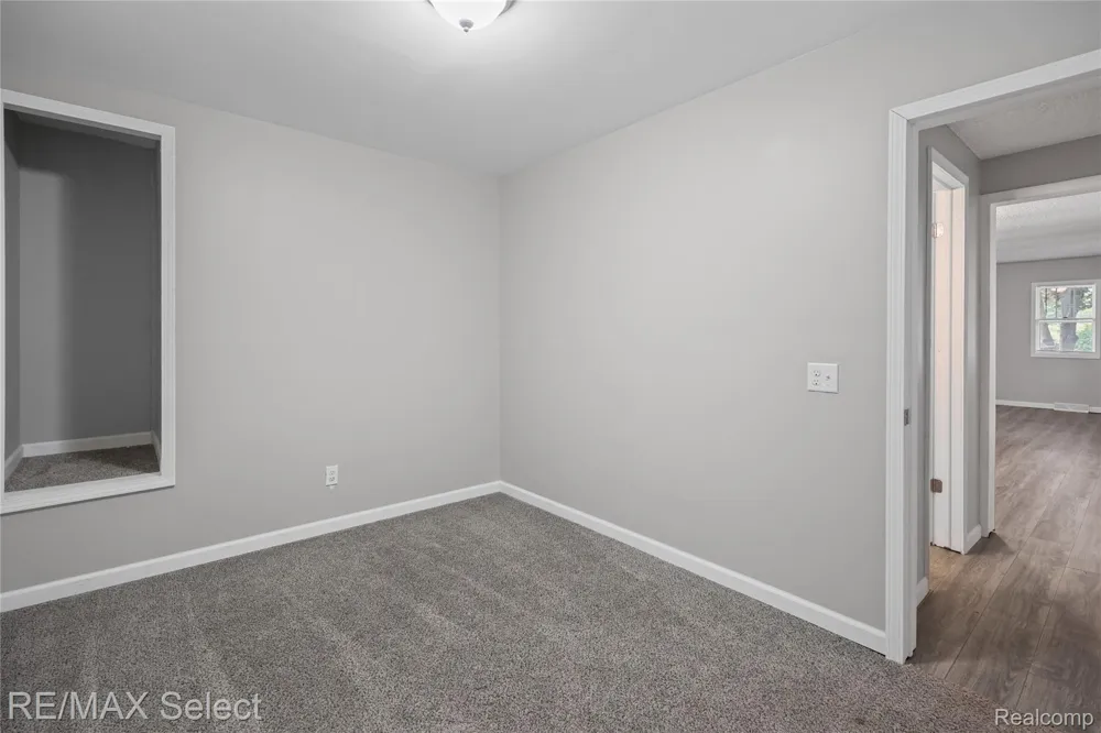 2046 Lambden Road Flint Charter Township, MI 48532