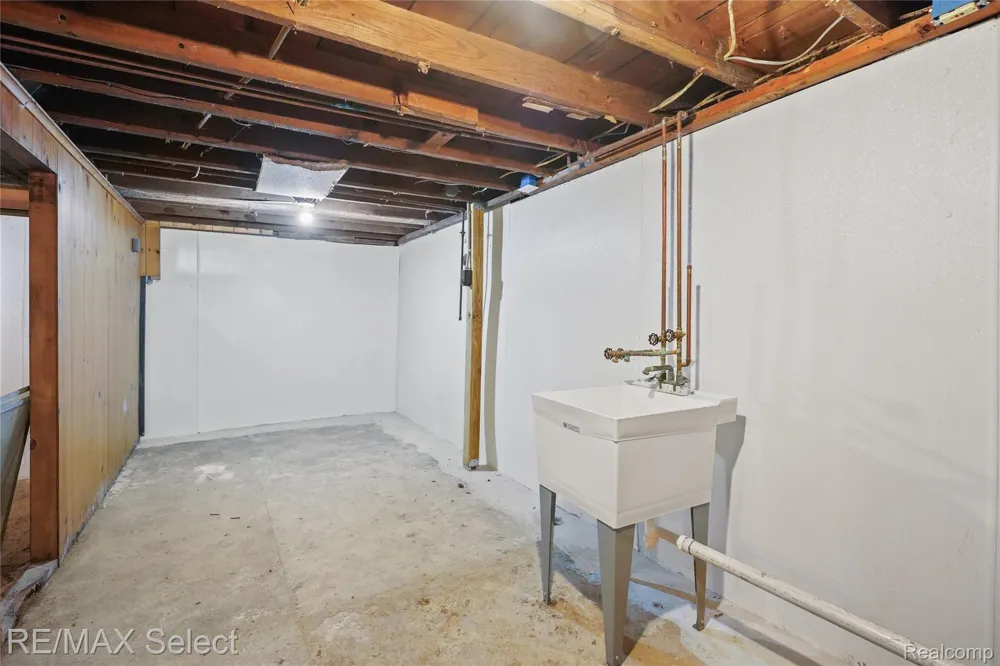 2046 Lambden Road Flint Charter Township, MI 48532