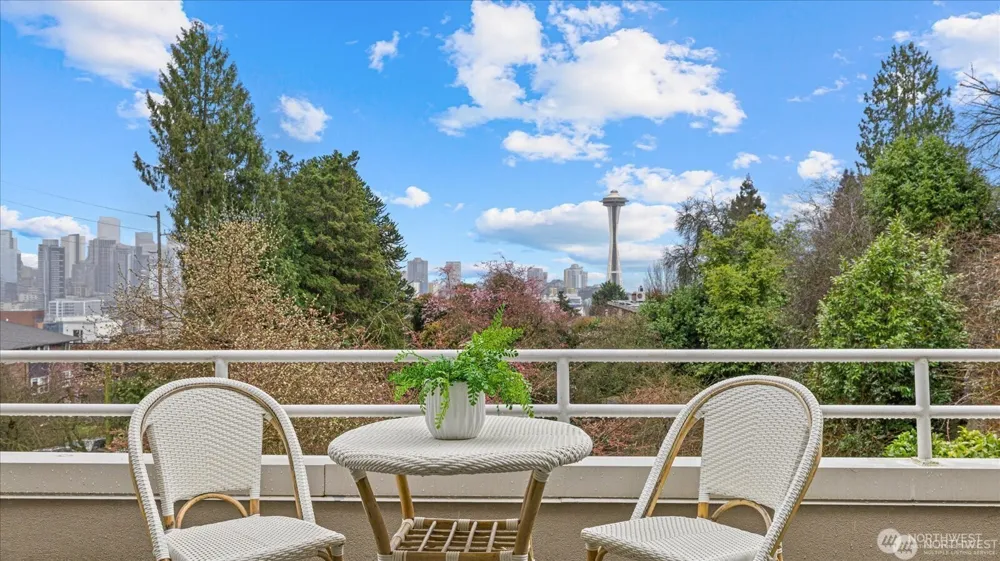 1231 5th Avenue #202 Seattle, WA 98109