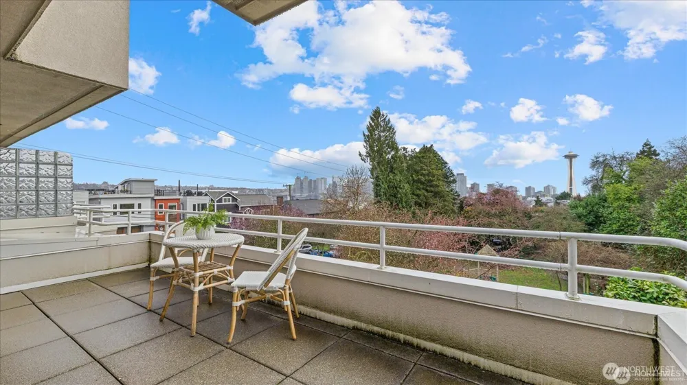 1231 5th Avenue #202 Seattle, WA 98109