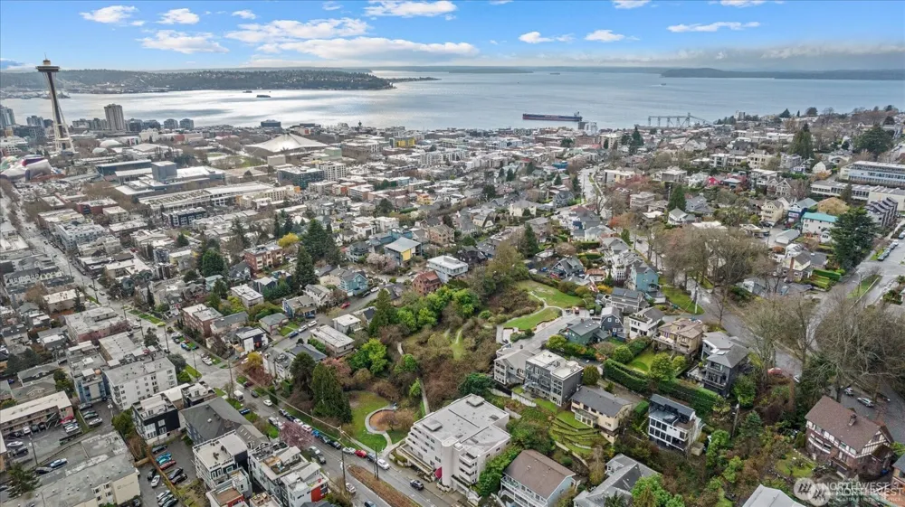 1231 5th Avenue #202 Seattle, WA 98109