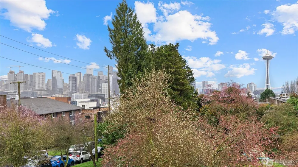 1231 5th Avenue #202 Seattle, WA 98109