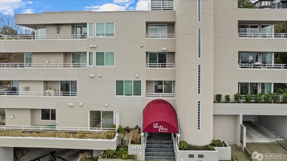 1231 5th Avenue #202 Seattle, WA 98109