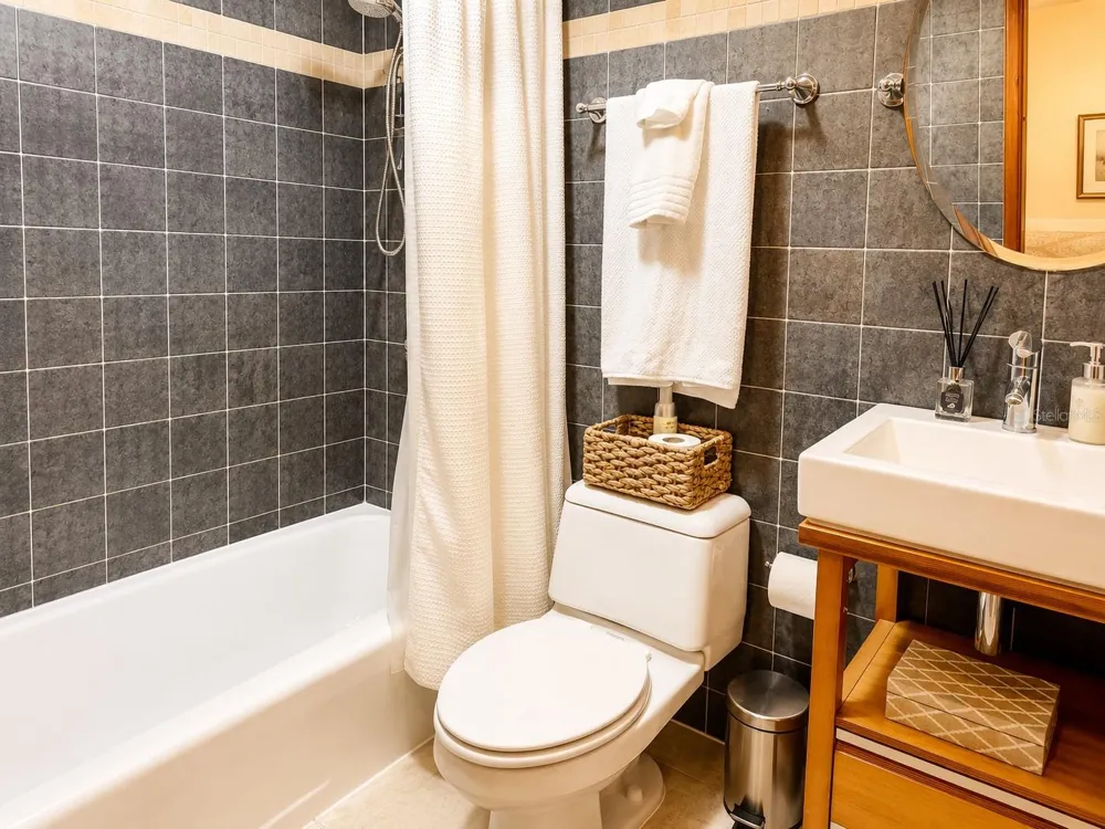 1035 AVE. ASHFORD #407 San Juan, PR 00907