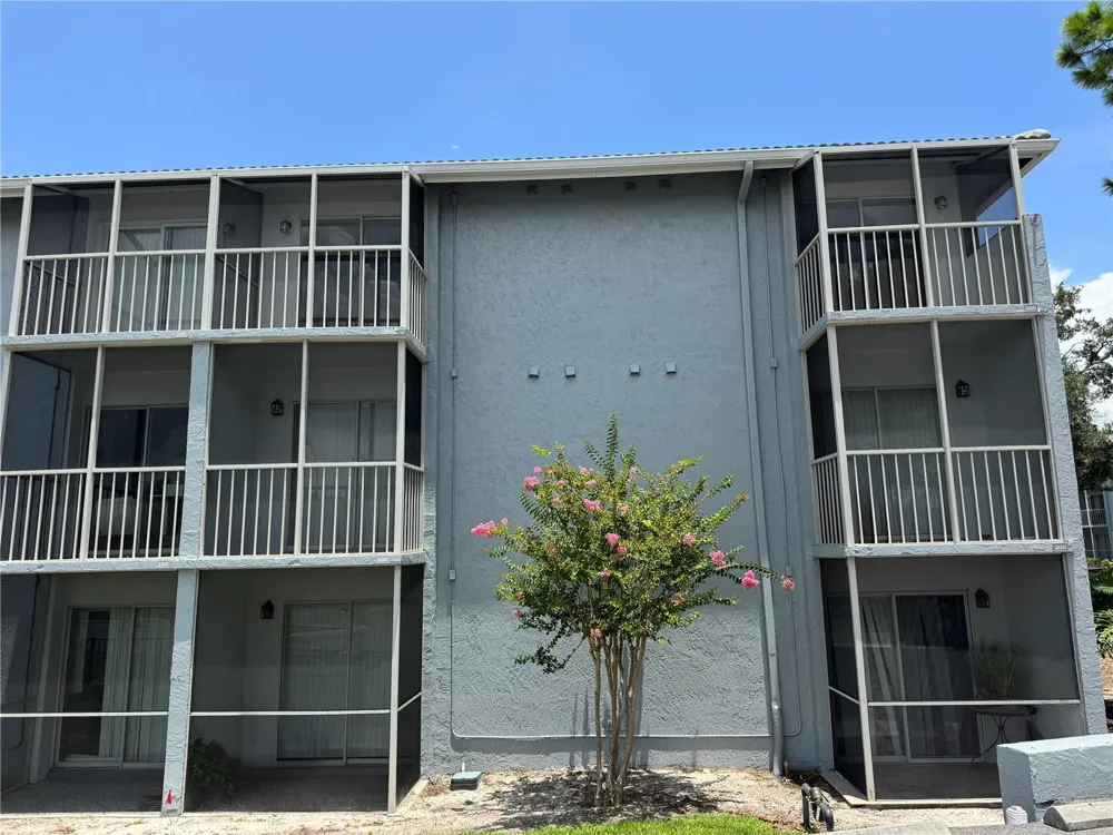 115 OYSTER BAY CIRCLE #300 Altamonte Springs, FL 32701