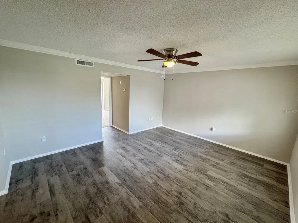 115 OYSTER BAY CIRCLE #300 Altamonte Springs, FL 32701