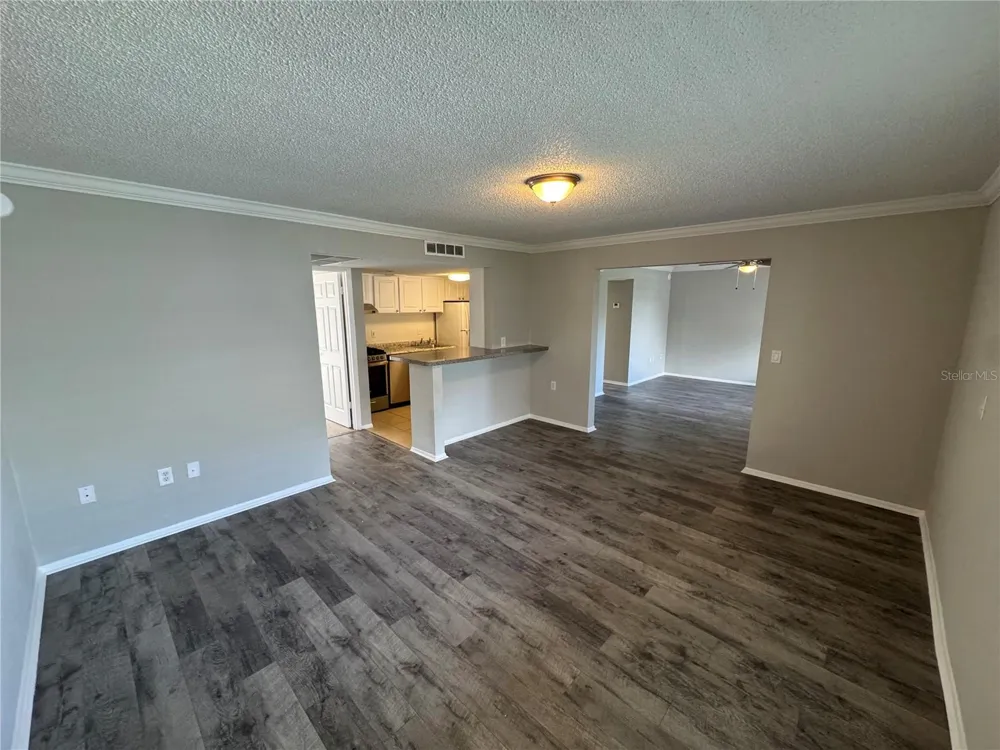 115 OYSTER BAY CIRCLE #300 Altamonte Springs, FL 32701