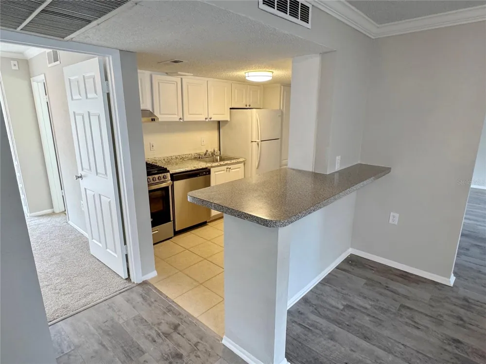 115 OYSTER BAY CIRCLE #300 Altamonte Springs, FL 32701