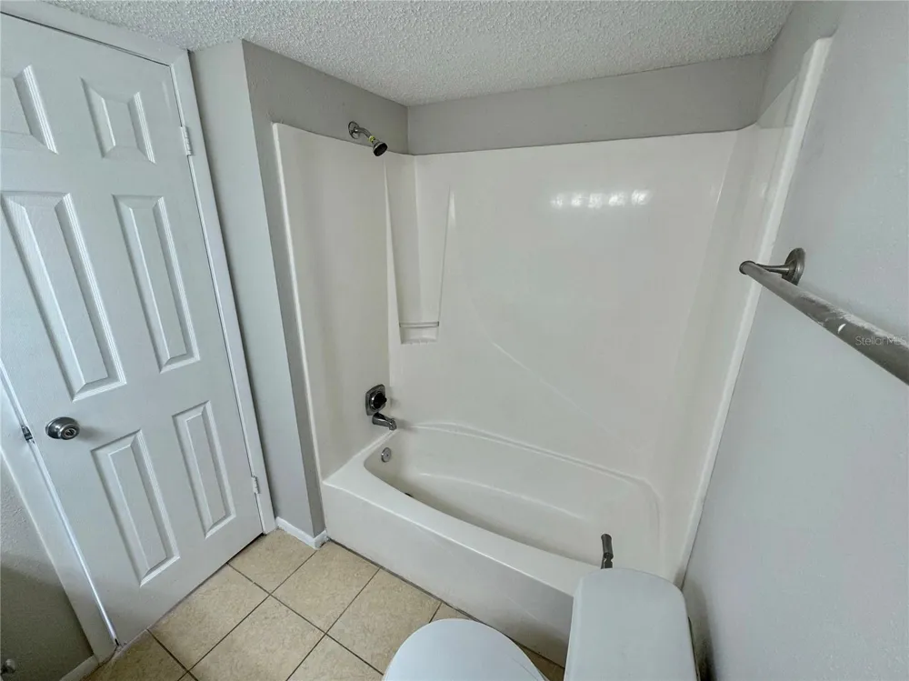 115 OYSTER BAY CIRCLE #300 Altamonte Springs, FL 32701