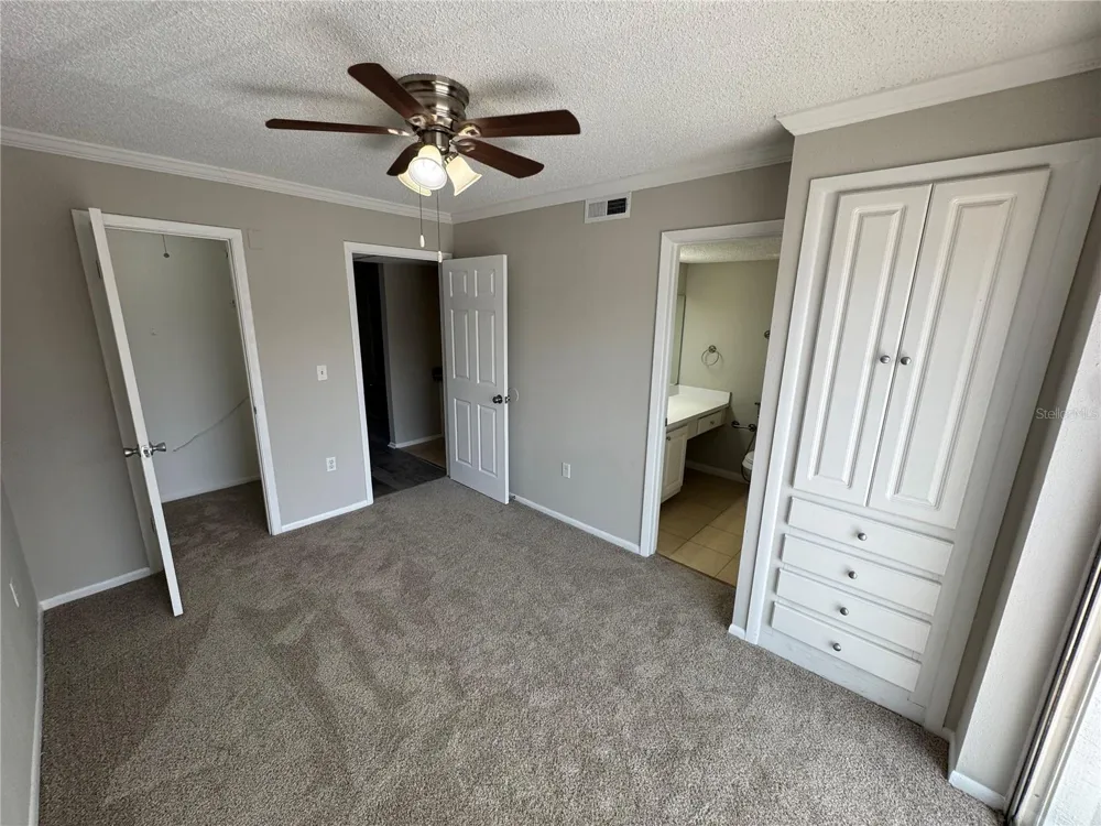115 OYSTER BAY CIRCLE #300 Altamonte Springs, FL 32701