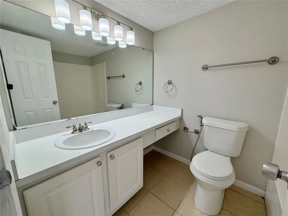 115 OYSTER BAY CIRCLE #300 Altamonte Springs, FL 32701