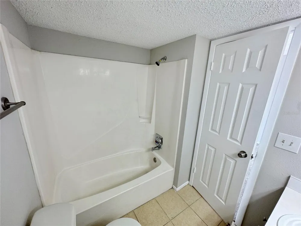 115 OYSTER BAY CIRCLE #300 Altamonte Springs, FL 32701