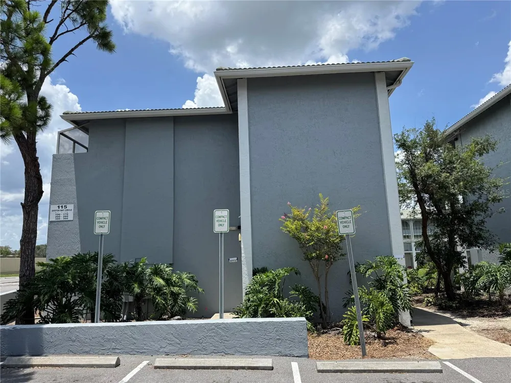 115 OYSTER BAY CIRCLE #300 Altamonte Springs, FL 32701