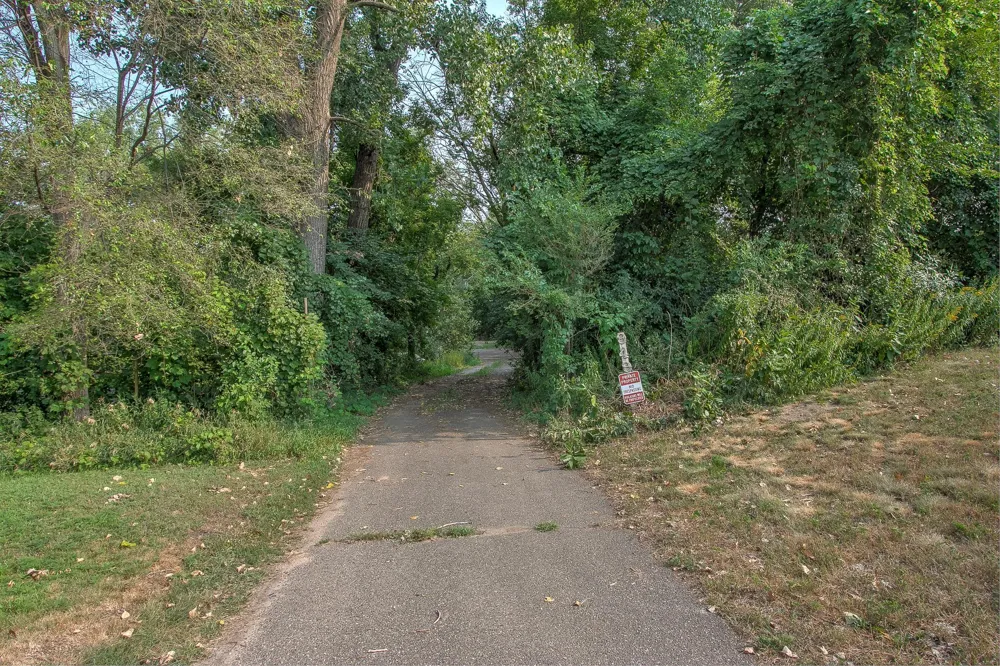949 89th Lane NW Coon Rapids, MN 55433