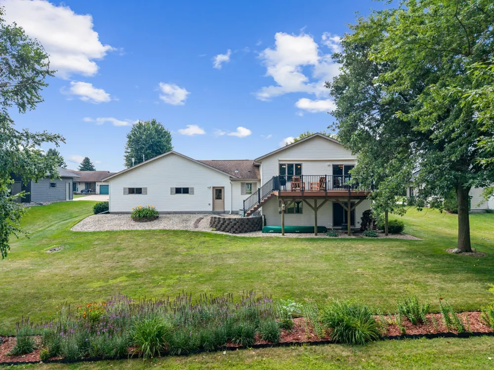 190 Benson Drive Lewiston, MN 55952