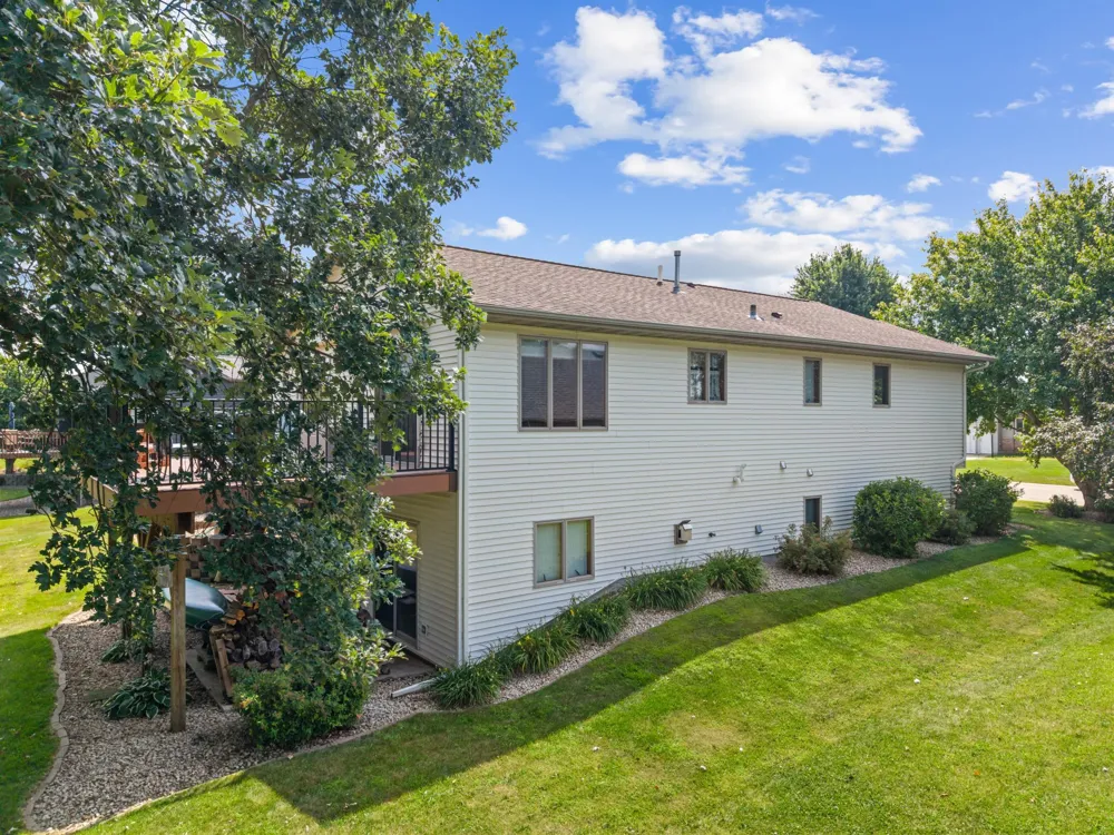 190 Benson Drive Lewiston, MN 55952