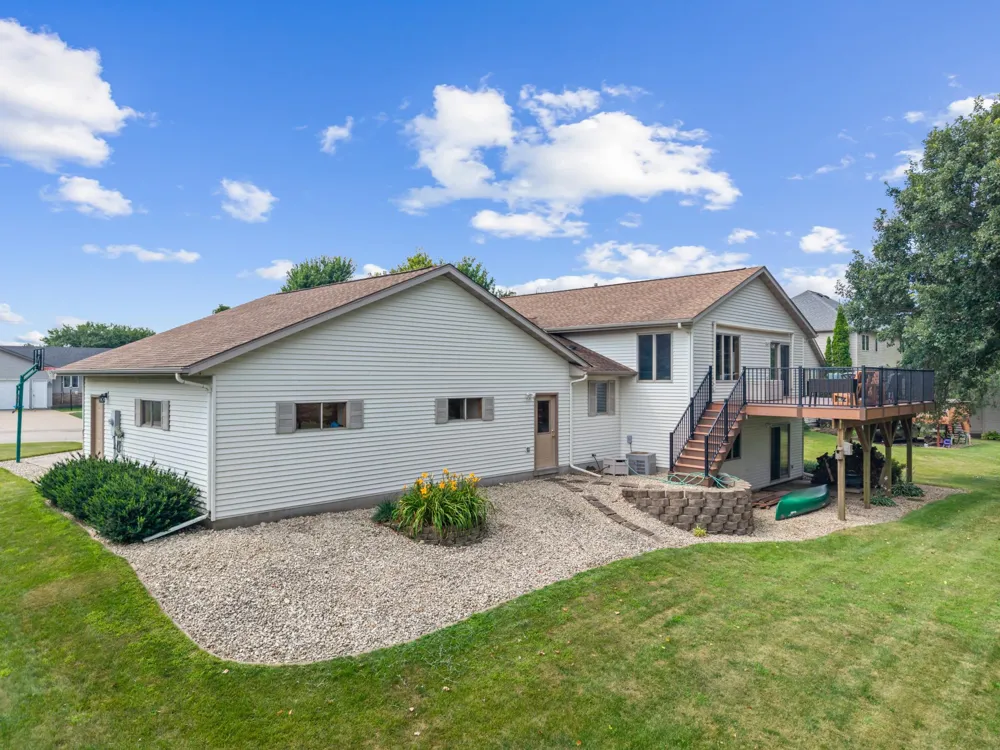 190 Benson Drive Lewiston, MN 55952